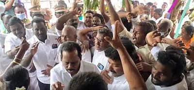 காஞ்சிபுரம்: திமுக-பாஜகவினர் இடையே  போட்டி வாழ்த்து முழக்கம்