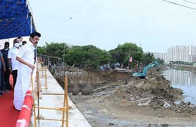 வெள்ளத் தடுப்புப் பணிகள்: செங்கல்பட்டில் முதல்வர் ஆய்வு