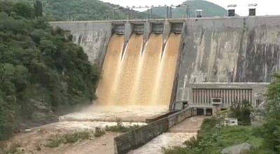 பில்லூர் அணை நிரம்பியது: பவானி ஆற்றில் வெள்ளப்பெருக்கு 