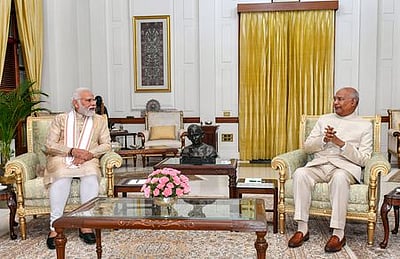 குடியரசுத் தலைவருடன் பிரதமா் சந்திப்பு