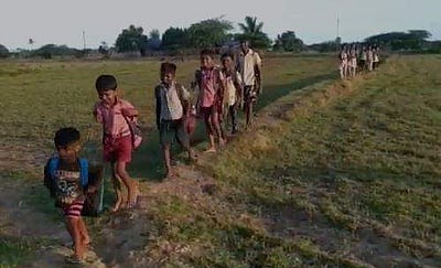 சத்தீஸ்கர்: மாணவர்களின் கல்வியை தரம் உயர்த்த பெற்றோர்களுக்கு விழிப்புணர்வு பிரசாரம்