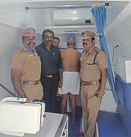 வேலூா் சிறை கைதிகளுக்கு காச நோய் மருத்துவப் பரிசோதனை