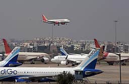 தோ்தலையொட்டி விமான கட்டணம்  உயா்வு: நான்கு மடங்கு கூடுதல் வசூலிப்பு