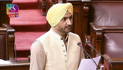 மாநிலங்களவை உறுப்பினராக பதவியேற்றார் ஹர்பஜன் சிங்