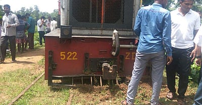 குஜராத்தில் சரக்கு ரயில் தடம் புரண்டு விபத்து