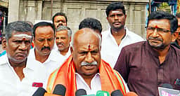 கல்விக் கூடங்களில் மத அடையாளங்களை புறக்கணிக்கச் சொல்வது ஏற்புடையதல்ல: காடேஸ்வரா சி. சுப்பிரமணியம்
