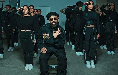 'மாட்னா காலி’ சந்தோஷ் நாராயணன் நடனத்தில் ’குலுகுலு’ பாடல்