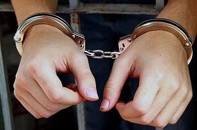 நீட் தேர்வு ஆடை விவகாரம்: 5 பேர் கைது