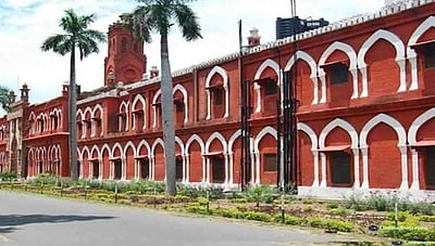 உ.பி.யில் அனைத்து பல்கலை மாணவர்களுக்கும் ஒரே தேர்வுக் கட்டணம்!