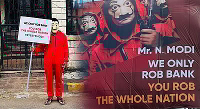 மோடி எதிர்ப்பில் ‘மணி ஹைஸ்ட்’: கவனம் ஈர்த்த போராட்டக்காரர்கள்