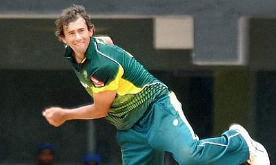 ஆஸ்திரேலிய சுழல்பந்து வீச்சாளர் டெஸ்டிலிருந்து விலகல்