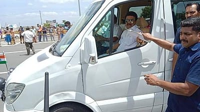 நாளை நகர்ப்புற உள்ளாட்சி பிரதிநிதிகள் மாநாடு: நாமக்கல் வந்த முதல்வருக்கு உற்சாக வரவேற்பு