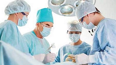 பெண்ணின் வயிற்றிலிருந்து 15 கிலோ கட்டி அகற்றம்: அதிர்ந்த மருத்துவர்கள்