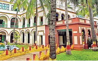 ஏழைகளின் அரண்மனை