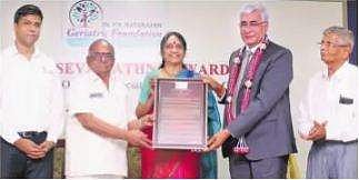 முதியோா் நலன் காப்பது முக்கியக் கடமை!டாக்டா் சுதா சேஷய்யன்