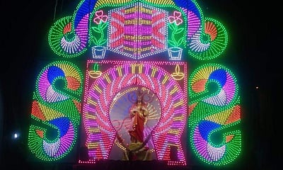 இடைக்காட்டூர் திரு இருதய ஆண்டவர் பேராலயத்தில் மின்விளக்கு ரத பவனி