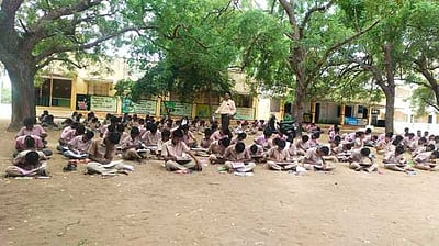 இடைக்காட்டூா் அரசுப் பள்ளியில் ஓவியப்போட்டி