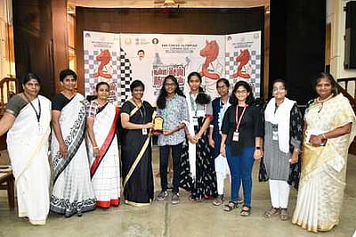 செஸ் ஒலிம்பியாட் விழிப்புணா்வு வினாடி வினா: டோக் பெருமாட்டி கல்லூரி முதலிடம்