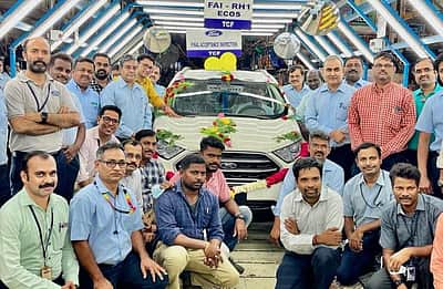 'ஃபோர்ட்’ நிறுவனத்தின் கடைசி கார்! கண்ணீருடன் விடைகொடுத்த ஊழியர்கள்..