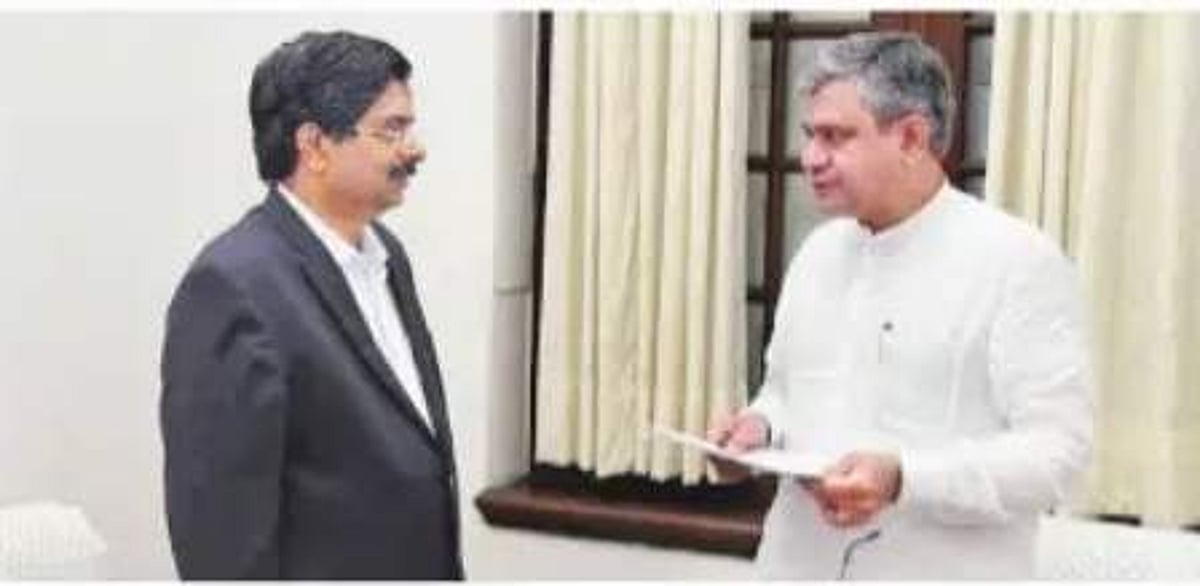 சென்னை உள்ளிட்ட நகரங்களில் தொலைத் தொடர்பு மேல் முறையீட்டு தீர்ப்பாயங்களின் பிராந்திய அமர்வுகள்: அமைச்சர் உறுதி