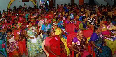 2 சமையல் எரிவாயு உருளைகள் பெற்றுள்ள முதியோருக்கு ஓய்வூதியத்தை நிறுத்துவதை கைவிட வலியுறுத்தல்