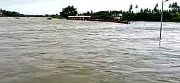 பவானி ஆற்றில் மூழ்கிய ஓட்டுநா் மாயம்