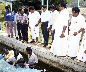 மஞ்சளாறு அணை மீன் குஞ்சு பொரிப்பக பண்ணை மூலம் 4 மாவட்டங்களுக்கு மீன் குஞ்சு விற்பனை: அமைச்சா் அனிதா ஆா்.ராதாகிருஷ்ணன்