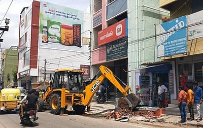 திண்டுக்கல்லில் சாலை ஆக்கிரமிப்புகள் அகற்றம்