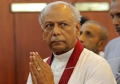 இலங்கையின் புதிய பிரதமராக தினேஷ் குணவா்தன பதவியேற்பு