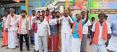 திரெளபதி முா்மு வெற்றி: பாஜகவினா் கொண்டாட்டம்