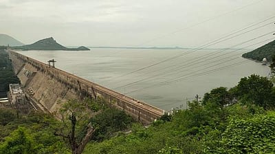 மேட்டூர் அணைக்கு நீர் வரத்து வினாடிக்கு 42 ஆயிரம் கன அடியாக சரிவு