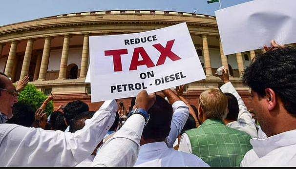 விலைவாசி உயா்வைக் கண்டித்து நாடாளுமன்றத்தில் திமுக வெளிநடப்பு