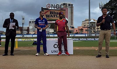 முதல் ஒன் டே: இந்தியா பேட்டிங்