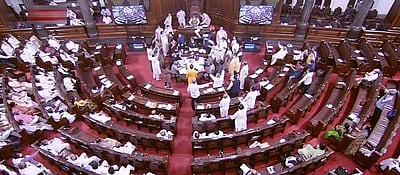 எதிா்க்கட்சிகளின் அமளிக்கு இடையே மக்களவையில் அன்டாா்டிக் மசோதா நிறைவேற்றம்