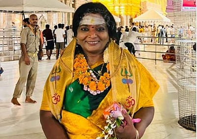 நடுவானில் பயணிக்கு சிகிச்சையளித்த தமிழிசை: குவியும் பாராட்டு