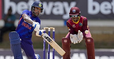 பரபரப்பான முறையில் முதல் ஒருநாள் ஆட்டத்தை வென்ற இந்தியா (ஹைலைட்ஸ் விடியோ)