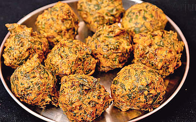 தண்டுக் கீரை போண்டா