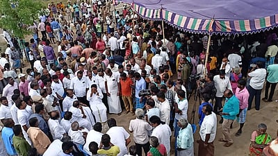 கள்ளக்குறிச்சி மாணவியின் இறுதி ஊர்வலம் தொடங்கியது!