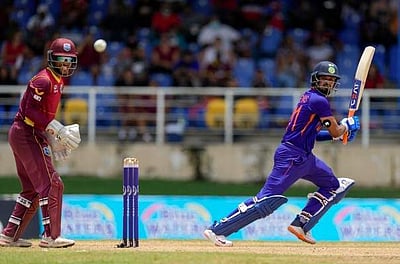 ஒருநாள் போட்டி: ஷ்ரேயஸ் ஐயர் 1000 ரன்களை கடந்தார் 