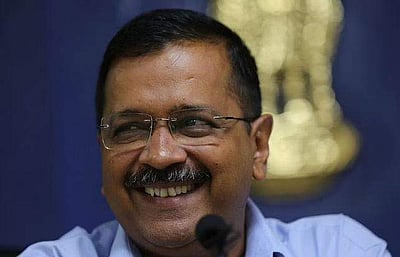 ஜனநாயகத்தை வலுப்படுத்தப் பாடுபடுவோம்: கேஜரிவால்