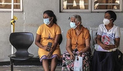 இலங்கை: சிகிச்சை பெற முடியாமல் திணறும் நோயாளிகள்