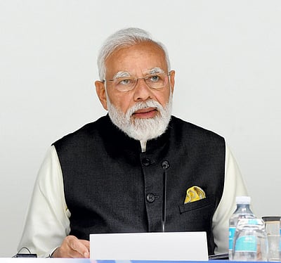 வளா்ச்சிப் பணிகளைத் தடுக்கும் எதிா்க்கட்சிகள்