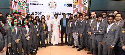 செஸ் ஒலிம்பியாட்: வீரர்களுடன் முதல்வர் மு.க.ஸ்டாலின்