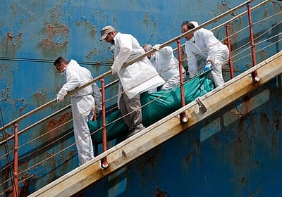 மொராக்கோ: கரை ஒதுங்கிய 8 அகதிகளின் சடலங்கள்