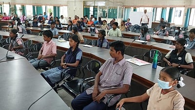 கருணாநிதி பிறந்தநாள் பேச்சுப் போட்டி: 3 பரிசுகளையும் வென்ற மாணவிகள்