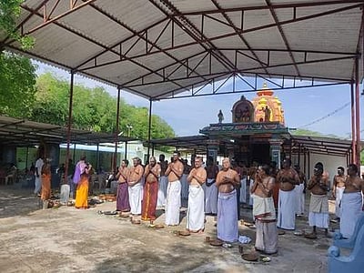 ஆடி அமாவாசை: மானாமதுரை, திருப்புவனம் பகுதிகளில் முன்னோர்களுக்கு தர்ப்பண வழிபாடு