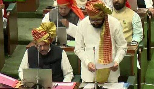 ஷிண்டே அரசுக்கு அக்.25 வரை காலக்கெடு விதித்த அவைத் தலைவர்