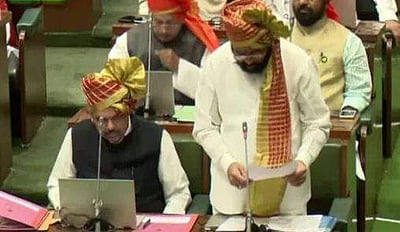 ஷிண்டே அரசுக்கு அக்.25 வரை காலக்கெடு விதித்த அவைத் தலைவர்