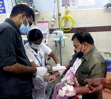 உள்கட்சித் தோ்தல் பிரச்னை: திமுக ஒன்றியச் செயலா்மீது தாக்குதல்; பேரூராட்சி துணைத் தலைவா் உள்ளிட்ட 8 போ் மீது வழக்கு