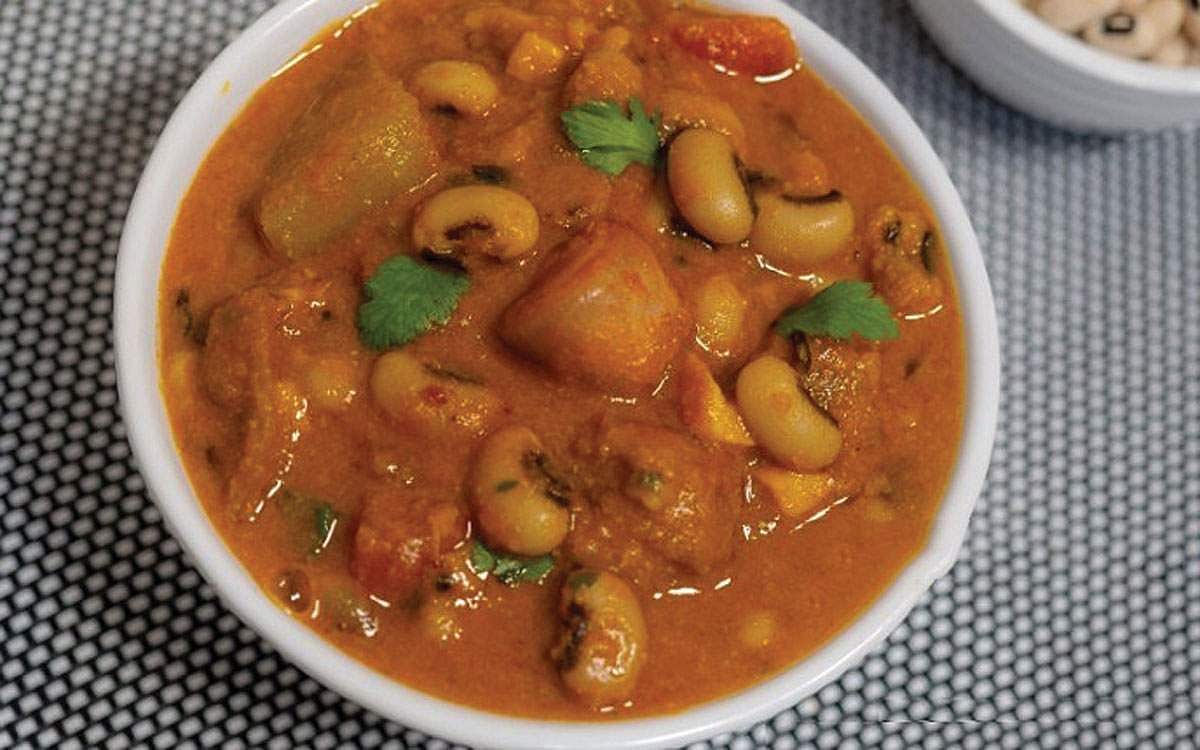 மாங்காய் காராமணி குழம்பு